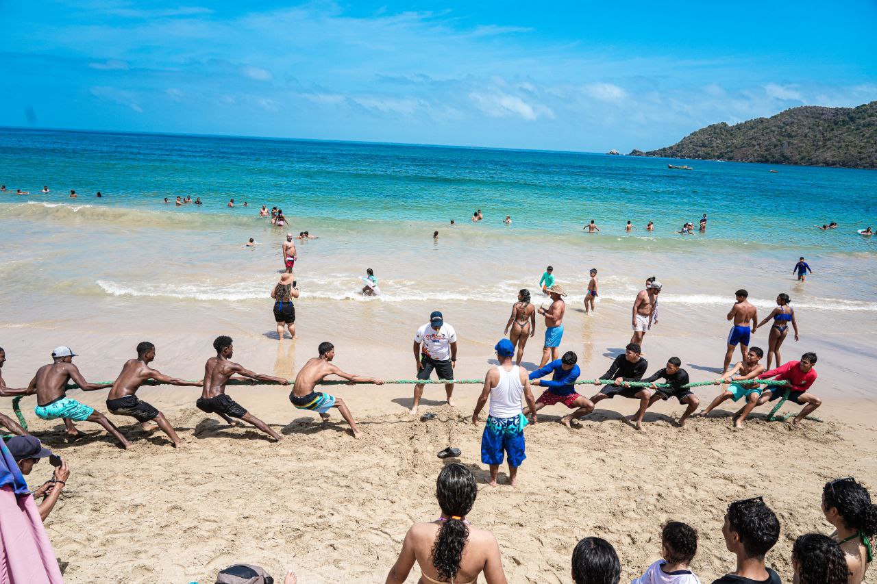 Los juegos tradicionales y la sogatira se apoderaron de Puerto Francés durante el carnaval