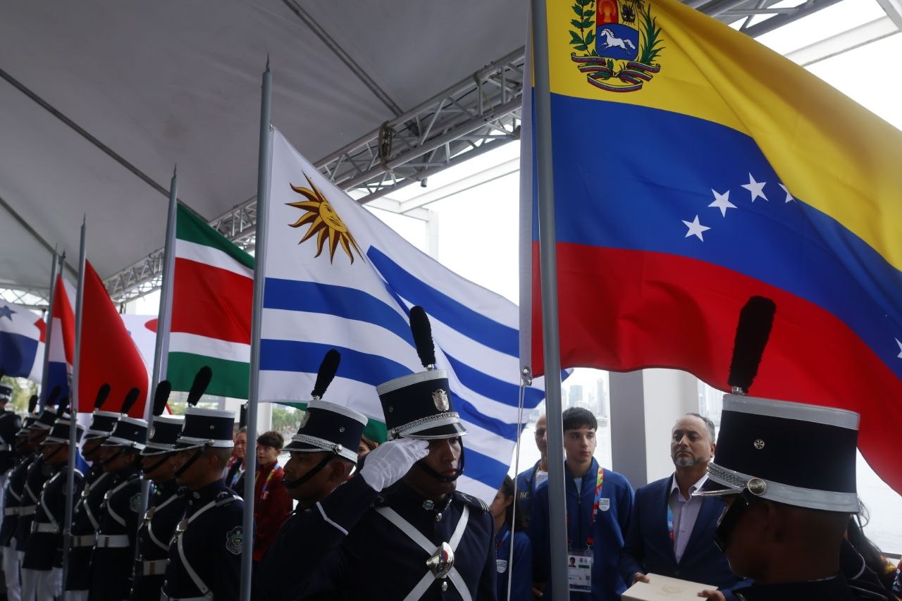 Tricolor nacional alzó vuelo en Panamá