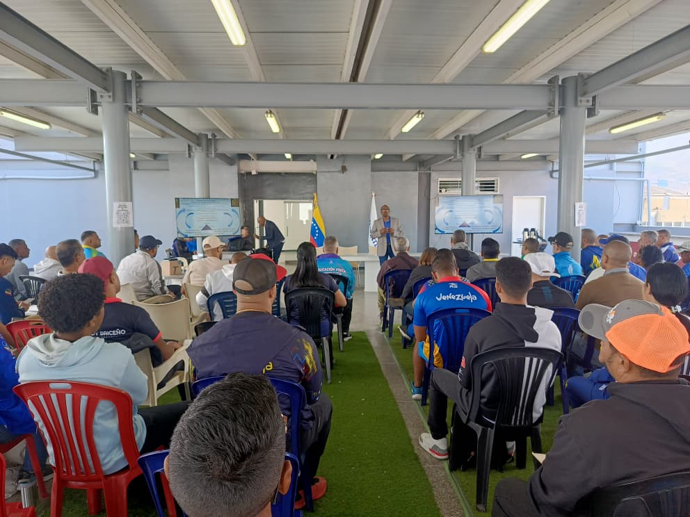 Entrenadores y atletas se forman en psicología