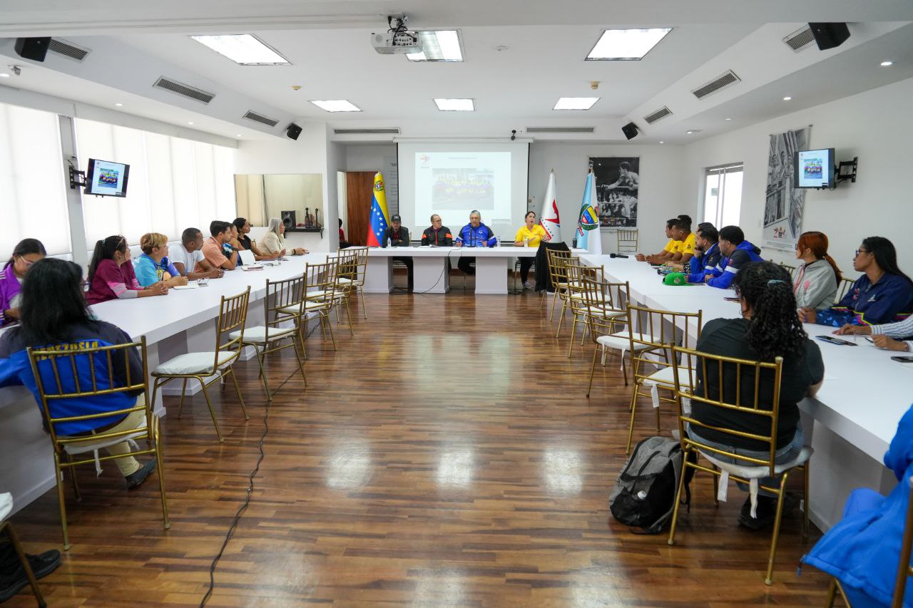 Ministerio del Deporte inicia taller de formación en Lengua de señas