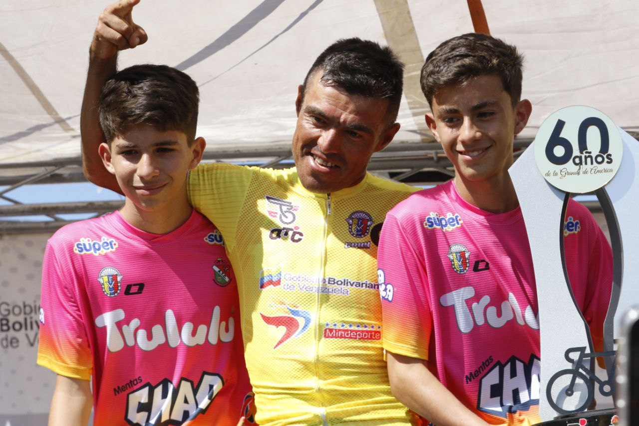 Eduin Becerra regresa a casa el título de campeón de la Vuelta al Táchira 2025