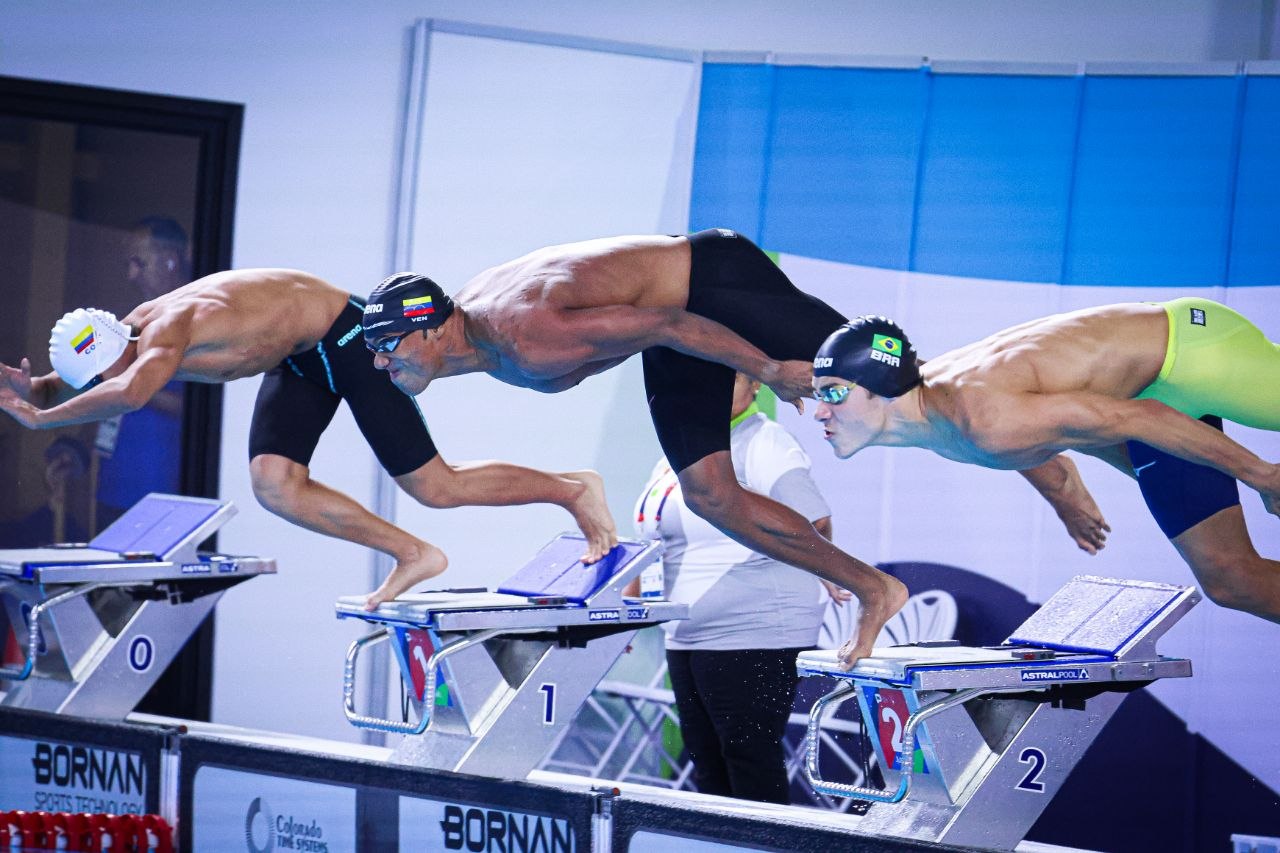 Paola Azzato y relevos sumaron tres medallas
