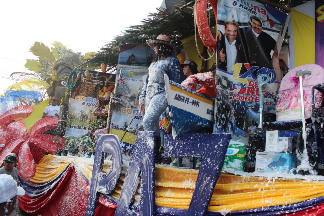 Puerto Cabello celebra desfile de grandes comparsas que unen a la comunidad