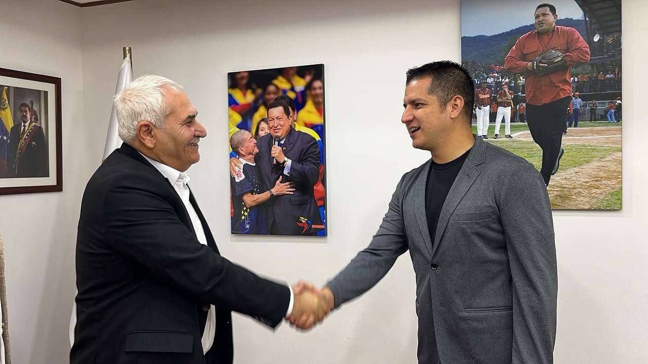 Mervin Maldonado recibió al Presidente de la IWF previo al Preolímpico de pesas