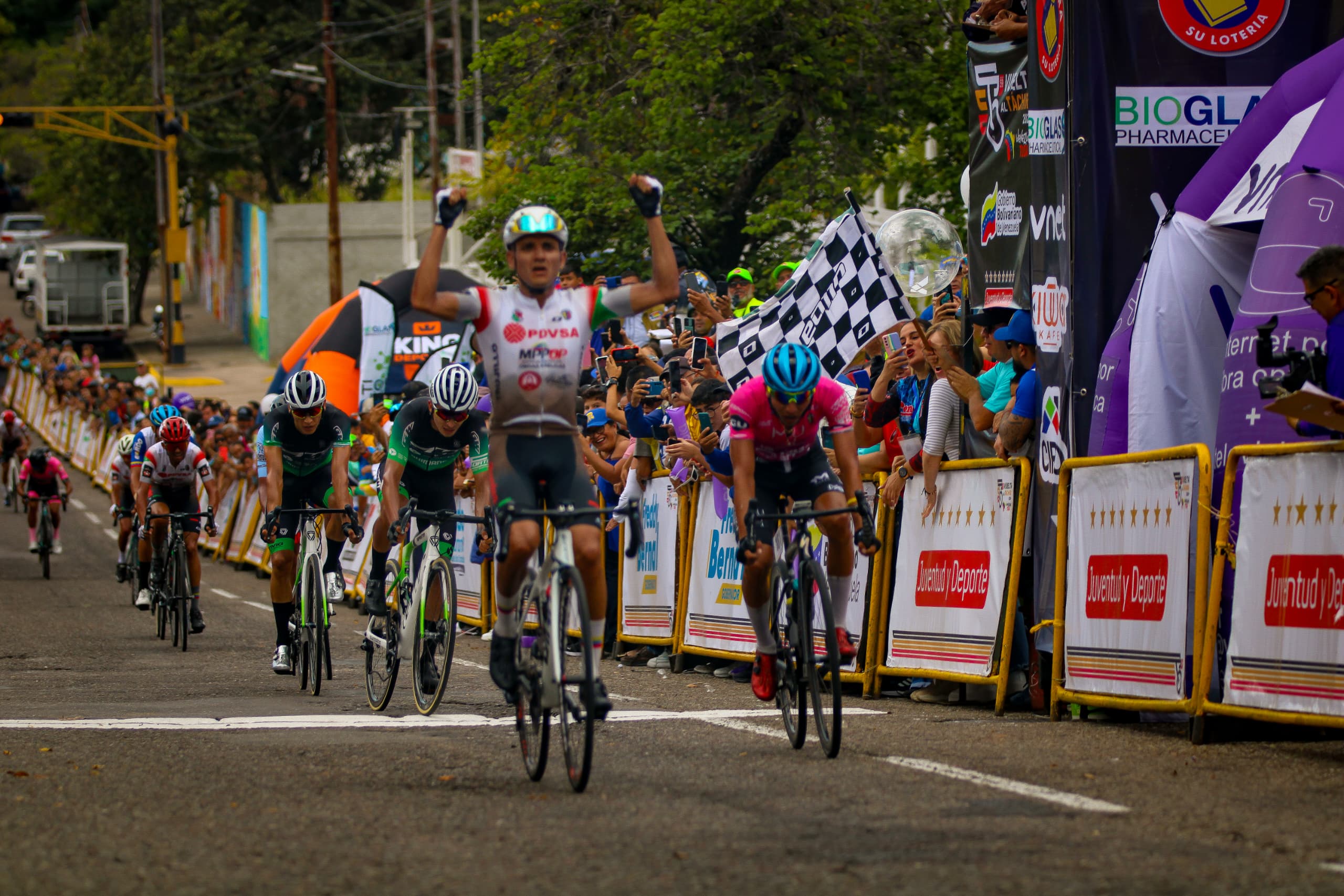 Jimmi Briceño es el nuevo líder de la Vuelta al Táchira 2024