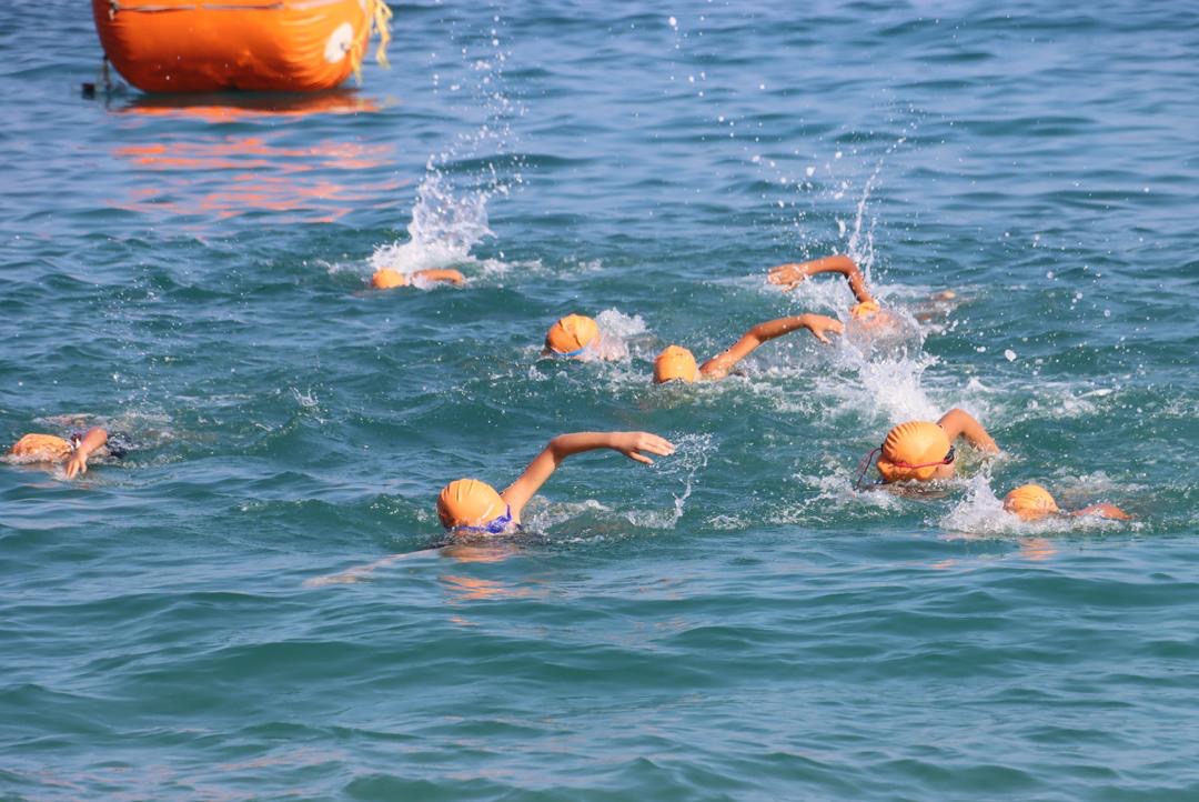 Dixon Hernández y Yaniuzka Jiménez se titulan campeones en las playas de Camuri Chico