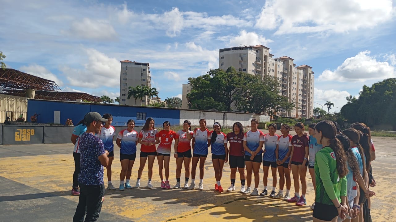 Balonmano femenino junior emprende el rumbo a los Juegos Panamericanos 2025