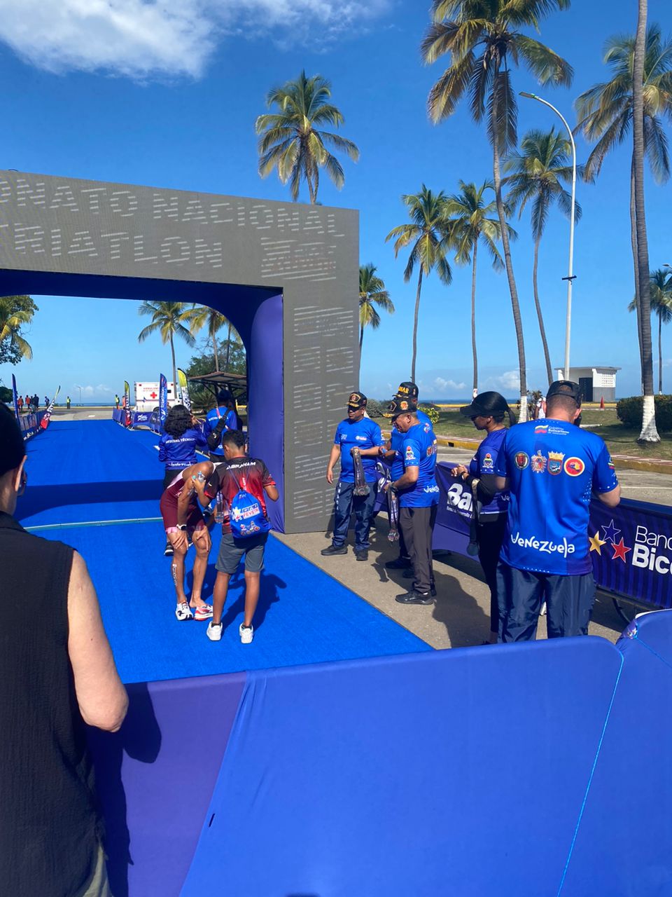 Perdomo y Ruiz se proclaman campeones en Triatlón