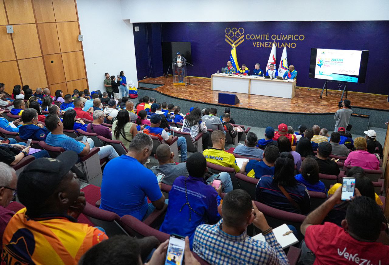 Entregan credenciales para Juegos Estudiantiles