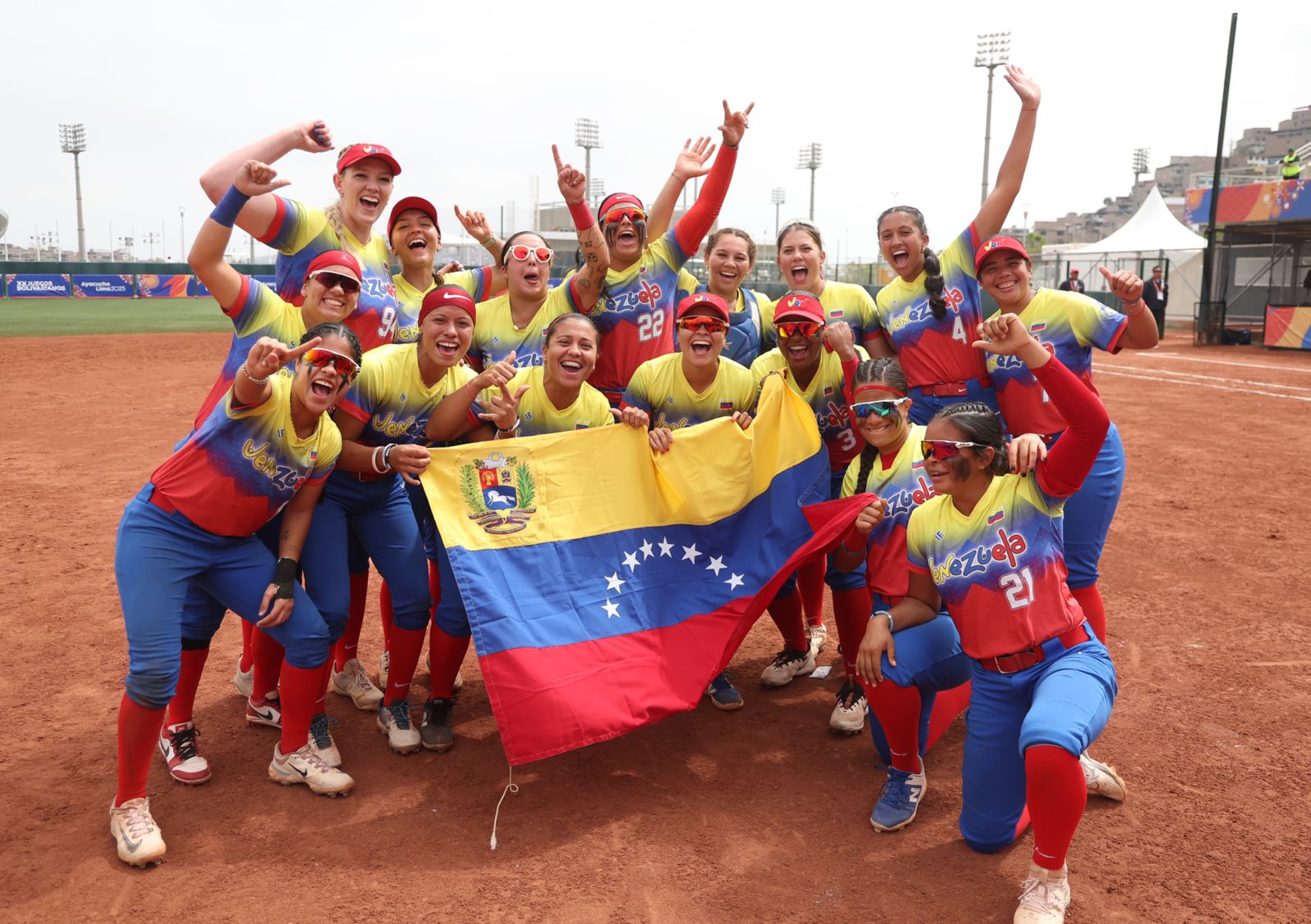 Softbol femenino se coronó de foma invicta