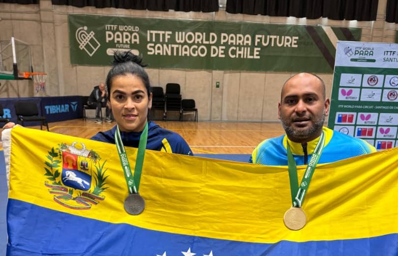 Paratenis de mesa por el podio panamericano