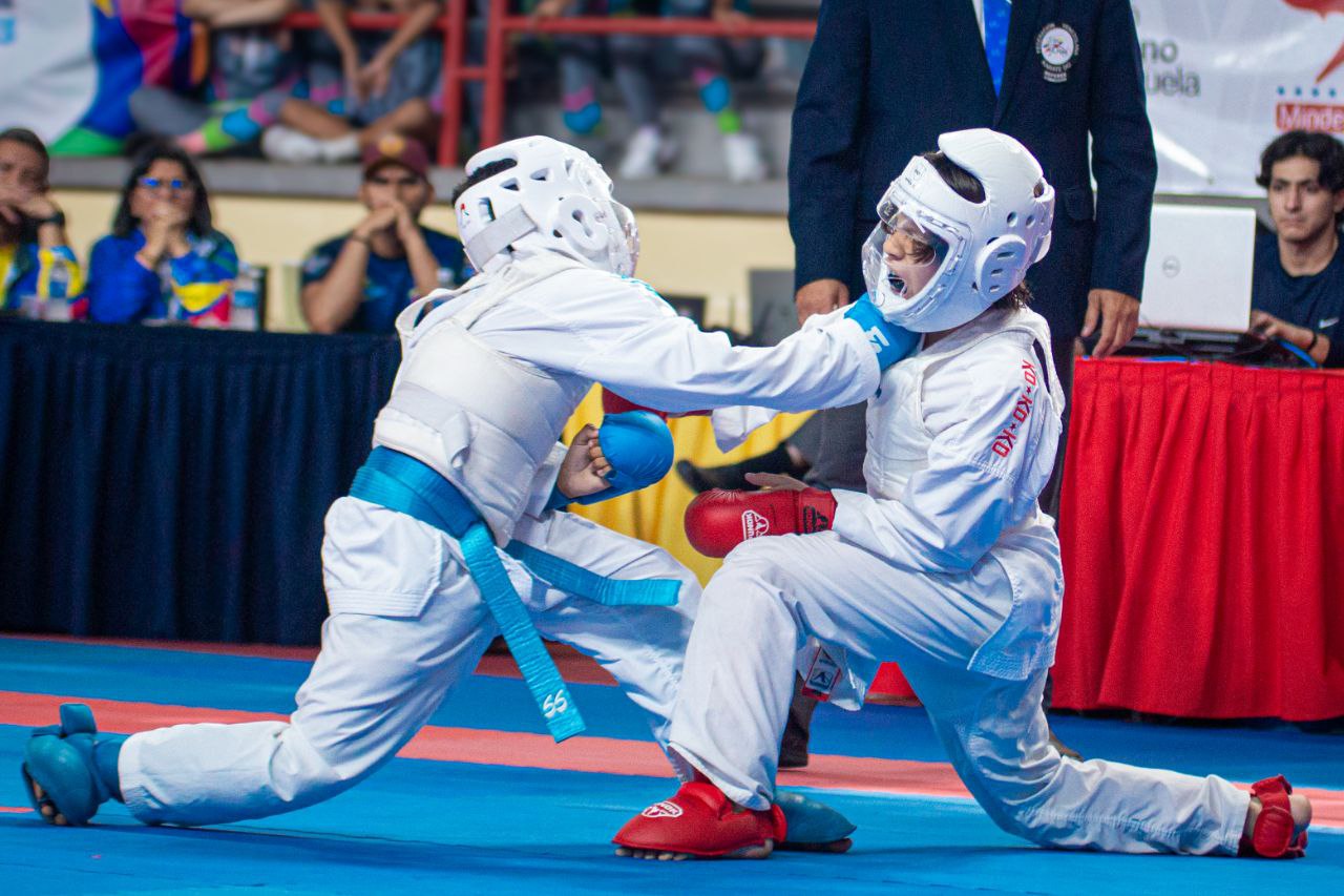 Karate deslumbra con alto nivel técnico
