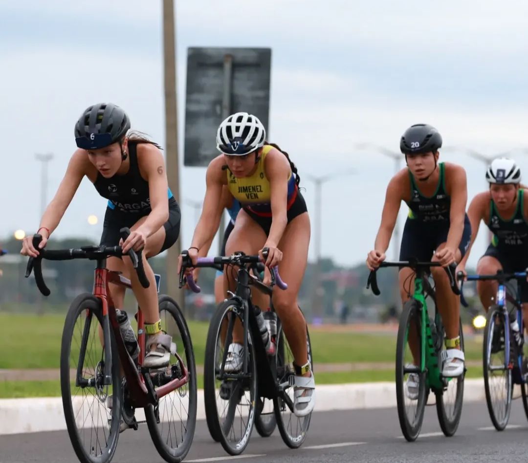 Triatlón se adapta a clima de Encarnación