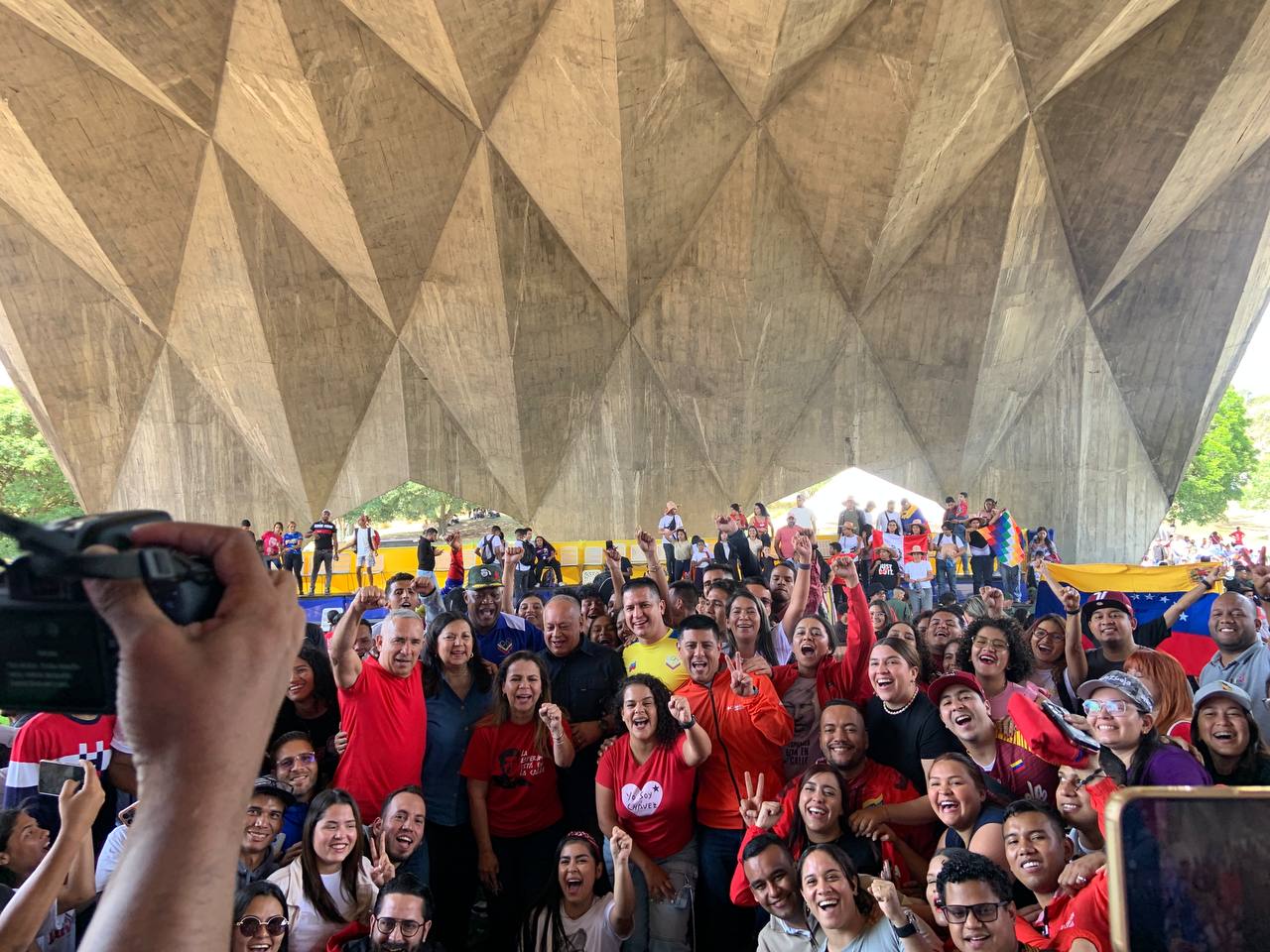 Juventud venezolana rememora los hechos ocurridos el 11, 12 y 13 de abril de 2002.