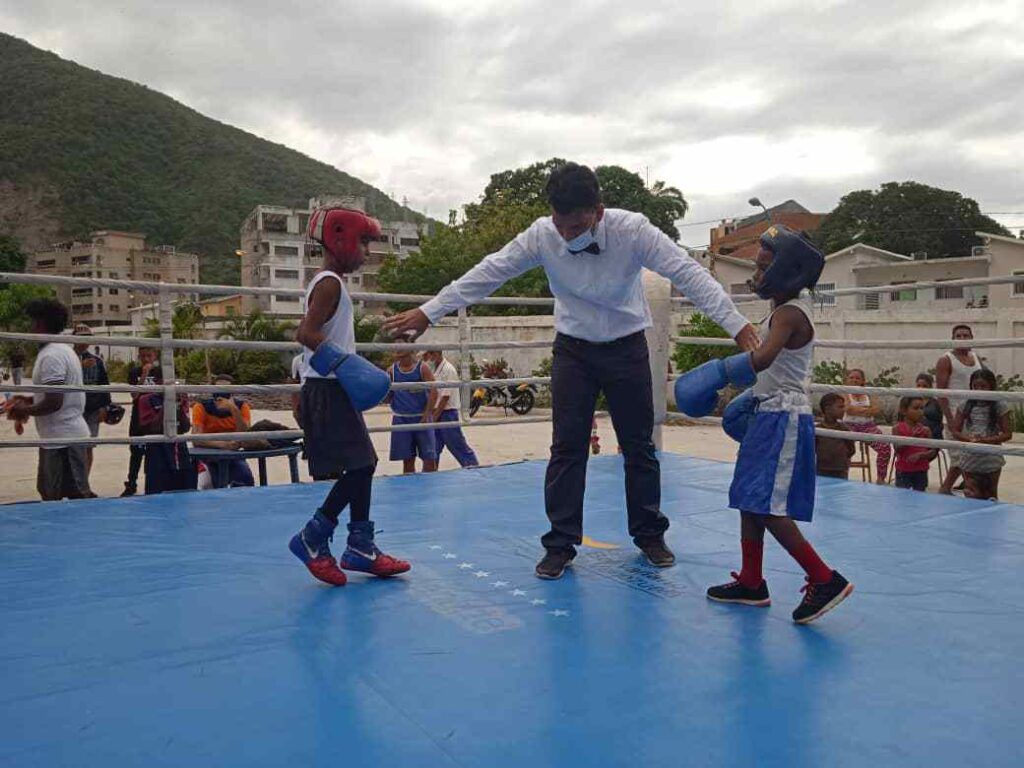 Boxeo de Calle toma Coche