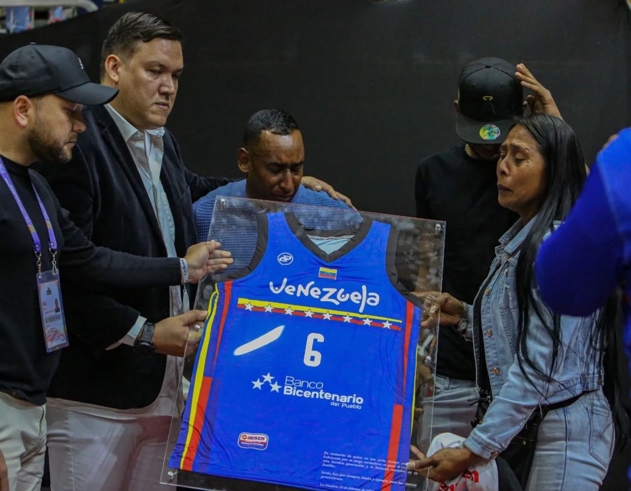 Federación Venezolana de Baloncesto retiró el dorsal 6 de la selección nacional