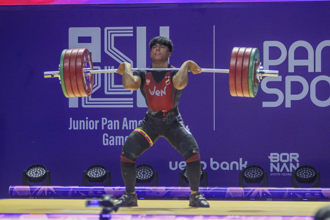 Halterofilia junior salta a la plataforma Mundial