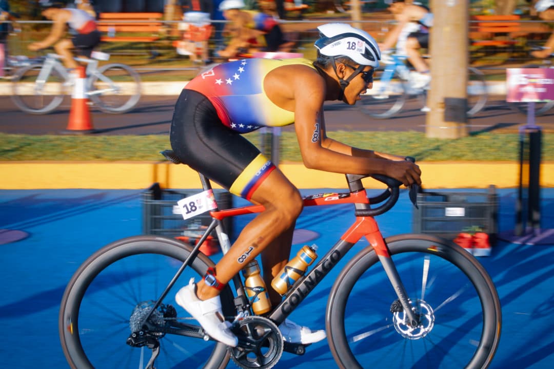Triatlón es séptimo en relevo mixto