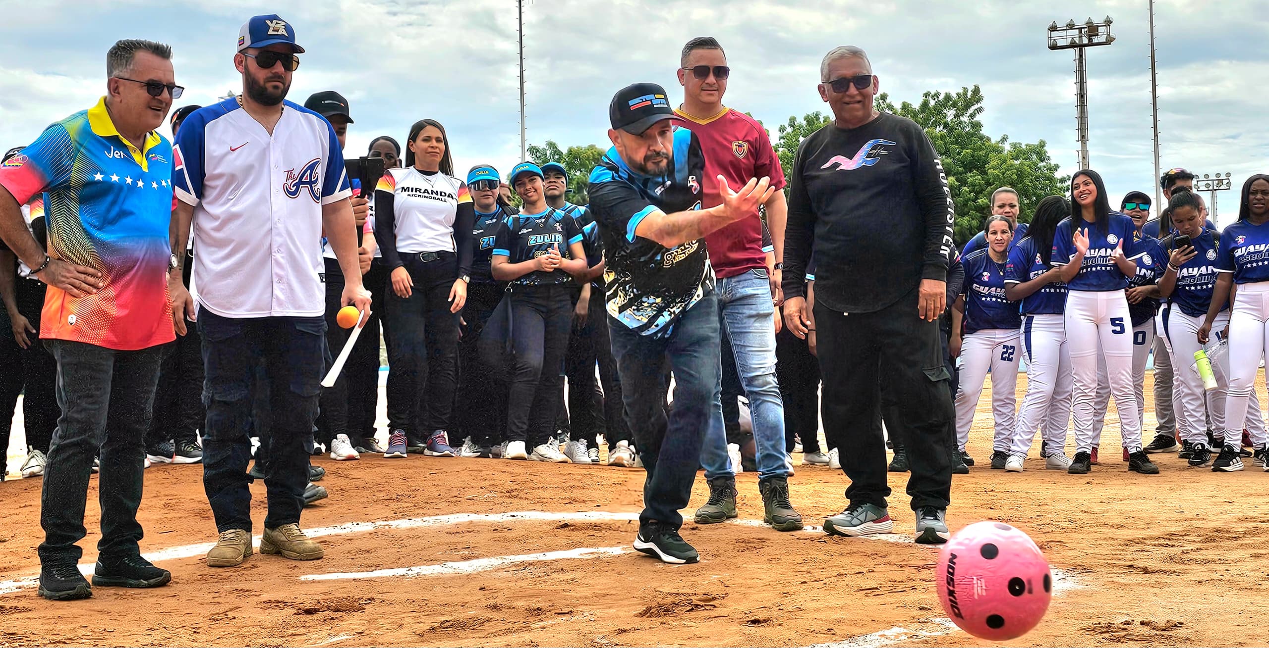 Bolívar campeón de kikingball adulto