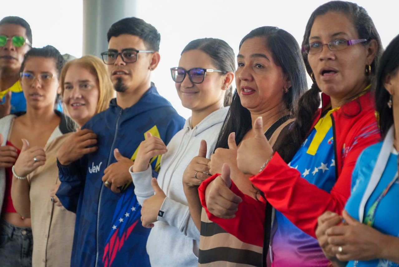 Taller de señas culminó con éxito