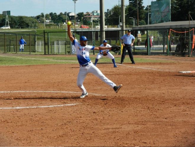 Softbol en la pelea por clasificar