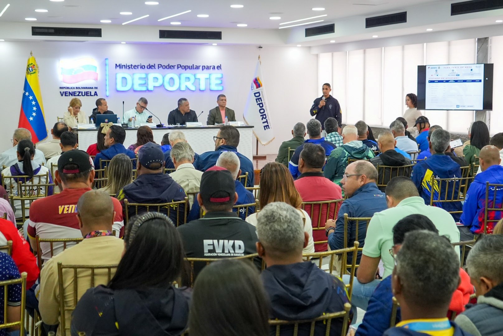 Ministro Cardillo evaluó agenda deportiva