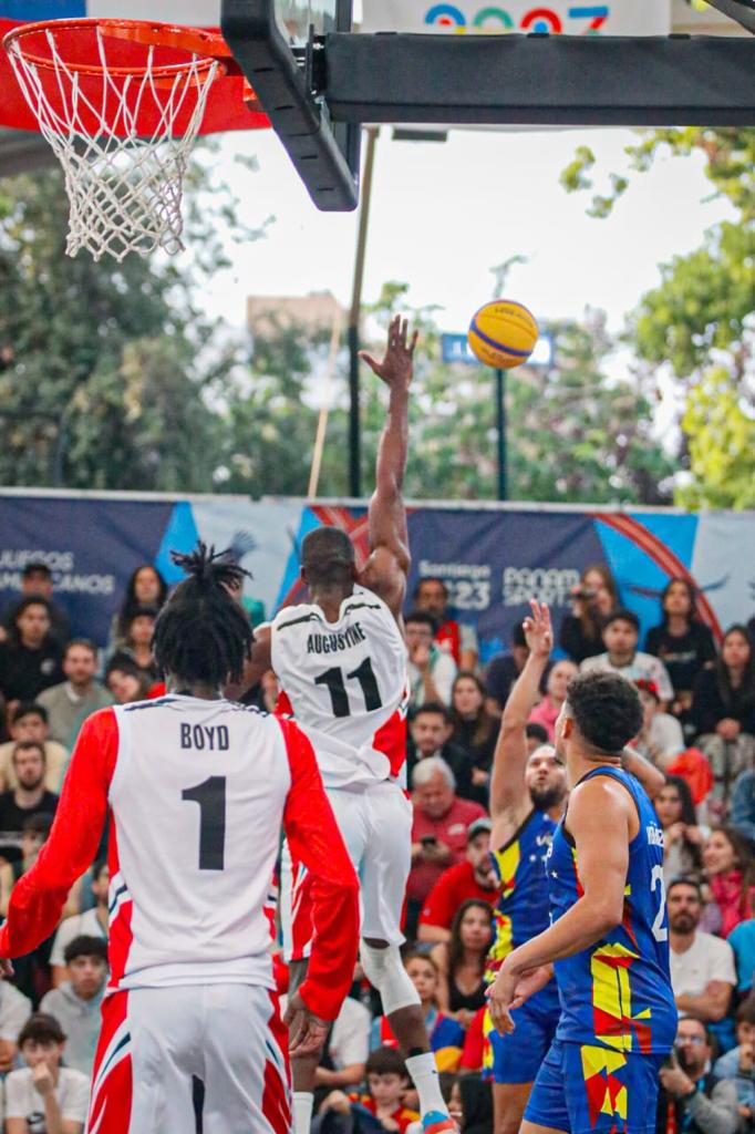 Baloncesto sin suerte por el podio