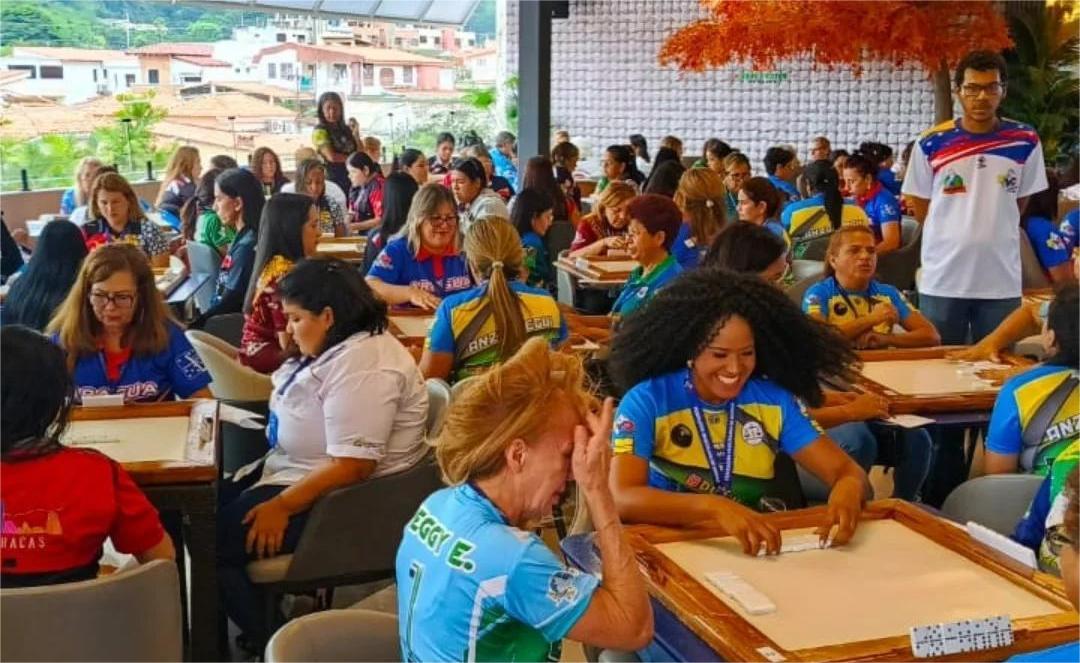 Dominó suena sus piedras en Caracas