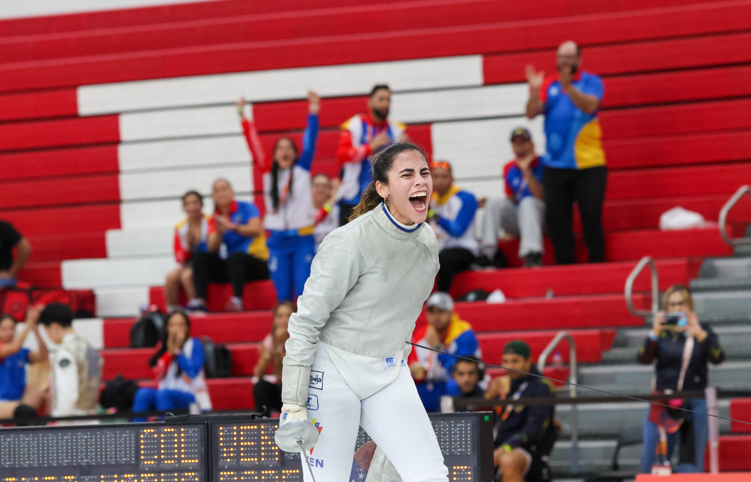 Katherine Paredes se llevó el oro en sable