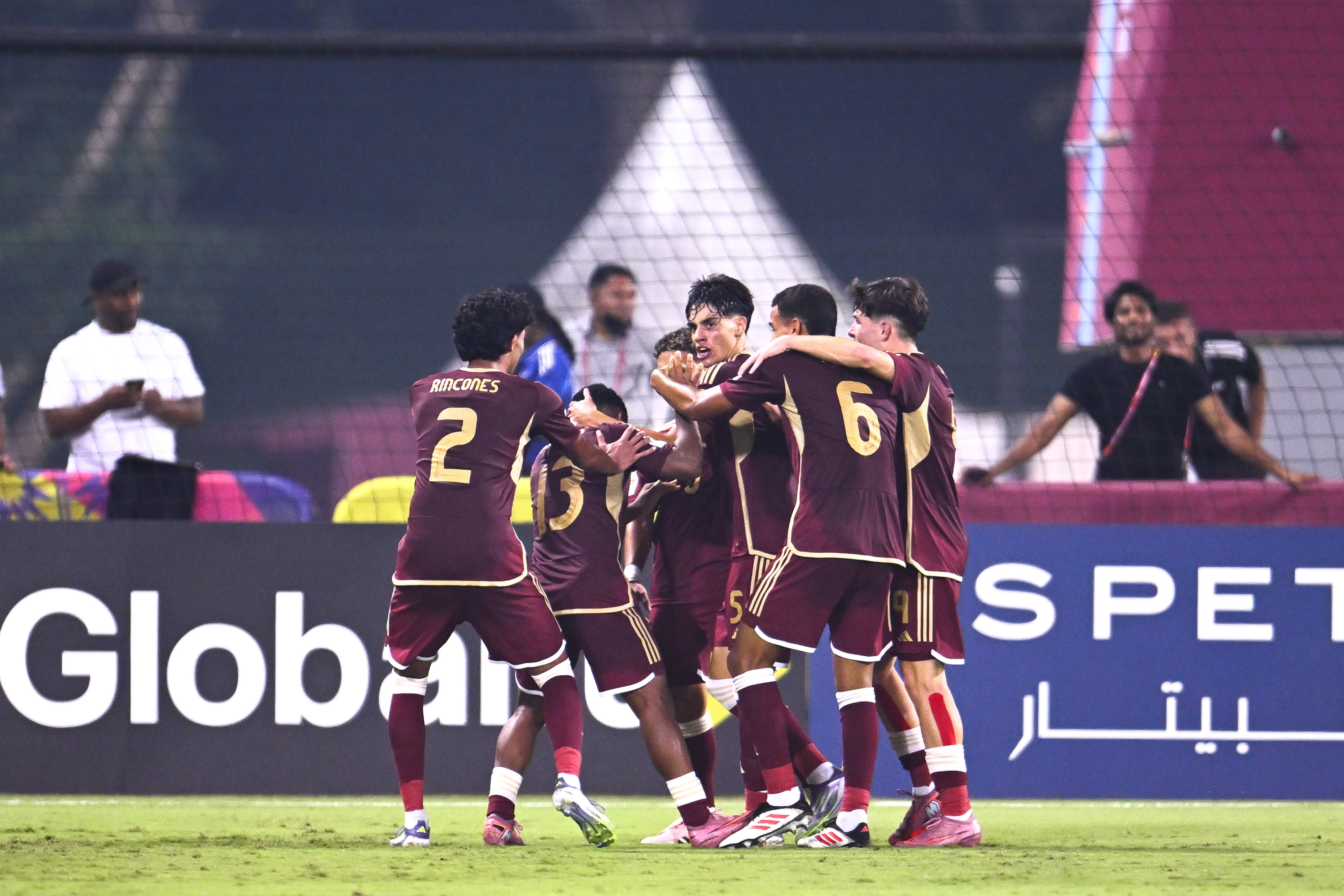 Selección sub-17 goleó en debut mundialista