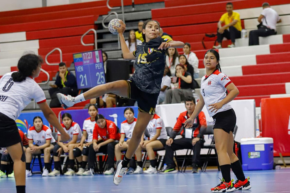 Balonmano juvenil y junior subcampeonas