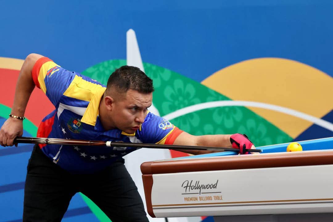 William Villanueva se estrena con victoria en la Copa del Mundo