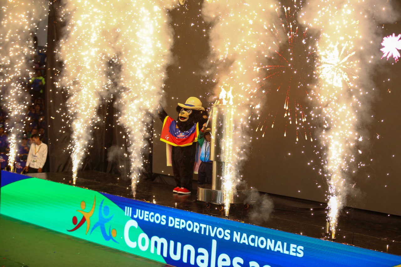 Fiesta inaugural con puro sabor andino