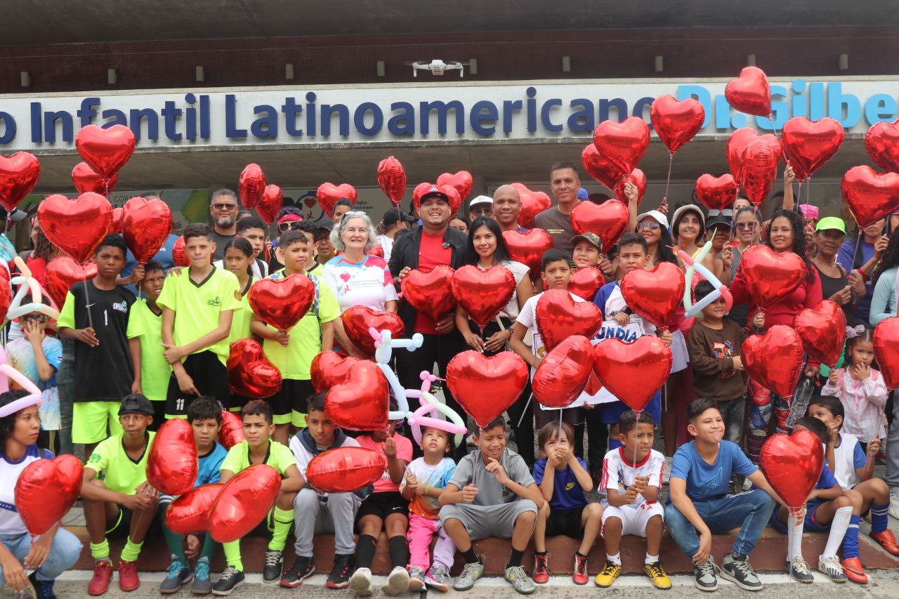 "Juntos por cada latido": caraqueños caminan por un corazón sano