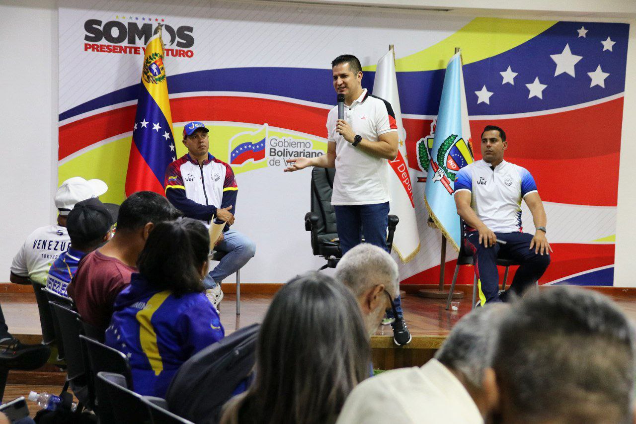 Entrenadores Deportivos Discutieron el Futuro del Deporte Venezolano