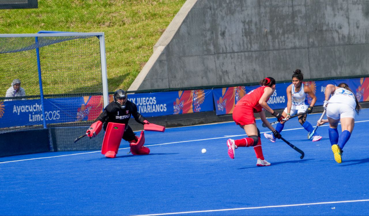 Hockey femenino se cuelga la de bronce