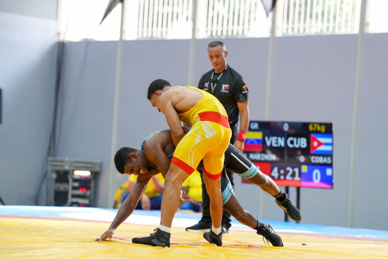 Arrase criollo en jornada final de Liga de Lucha