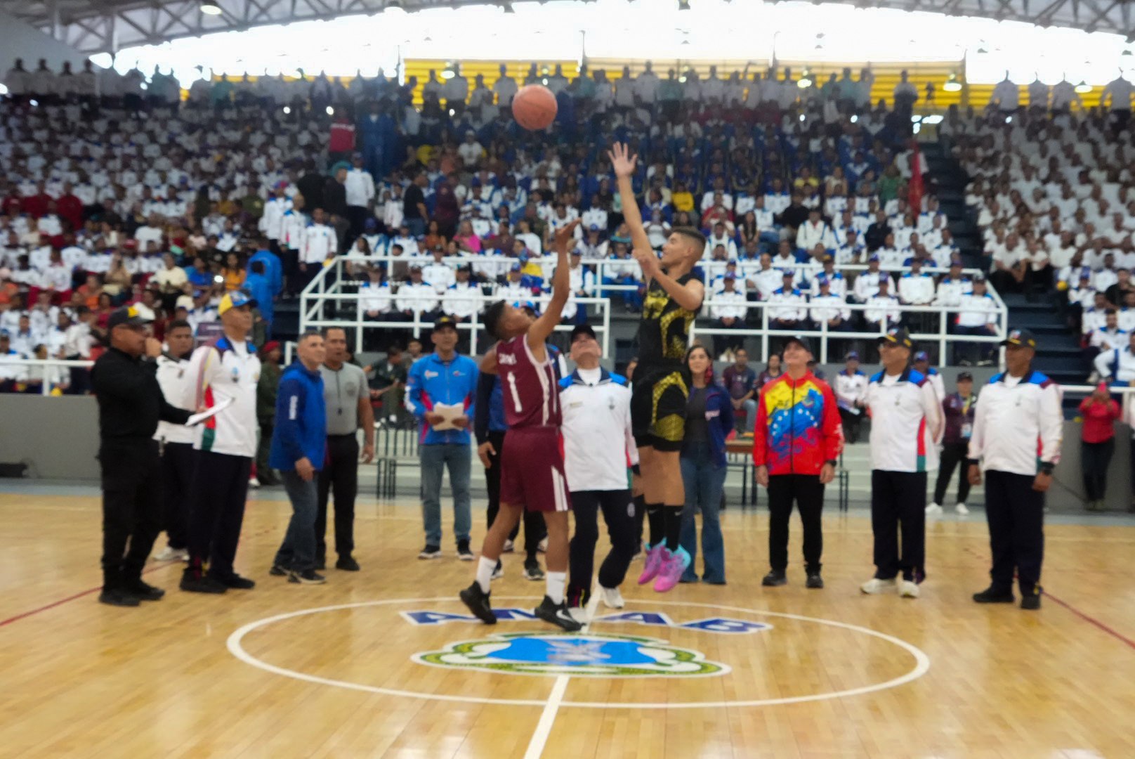 Baloncesto abrió con fuerza en Juegos Militares