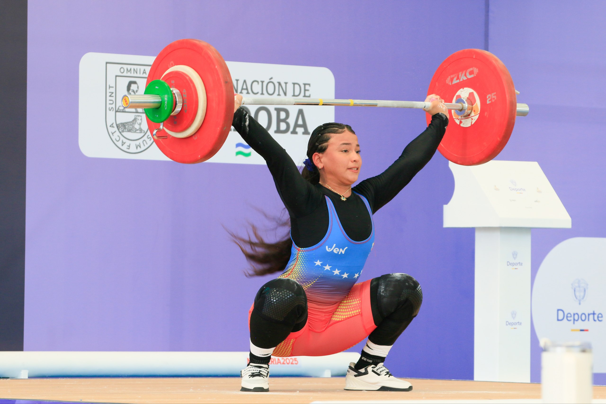 Halterofilia escolar culminó con 42 preseas