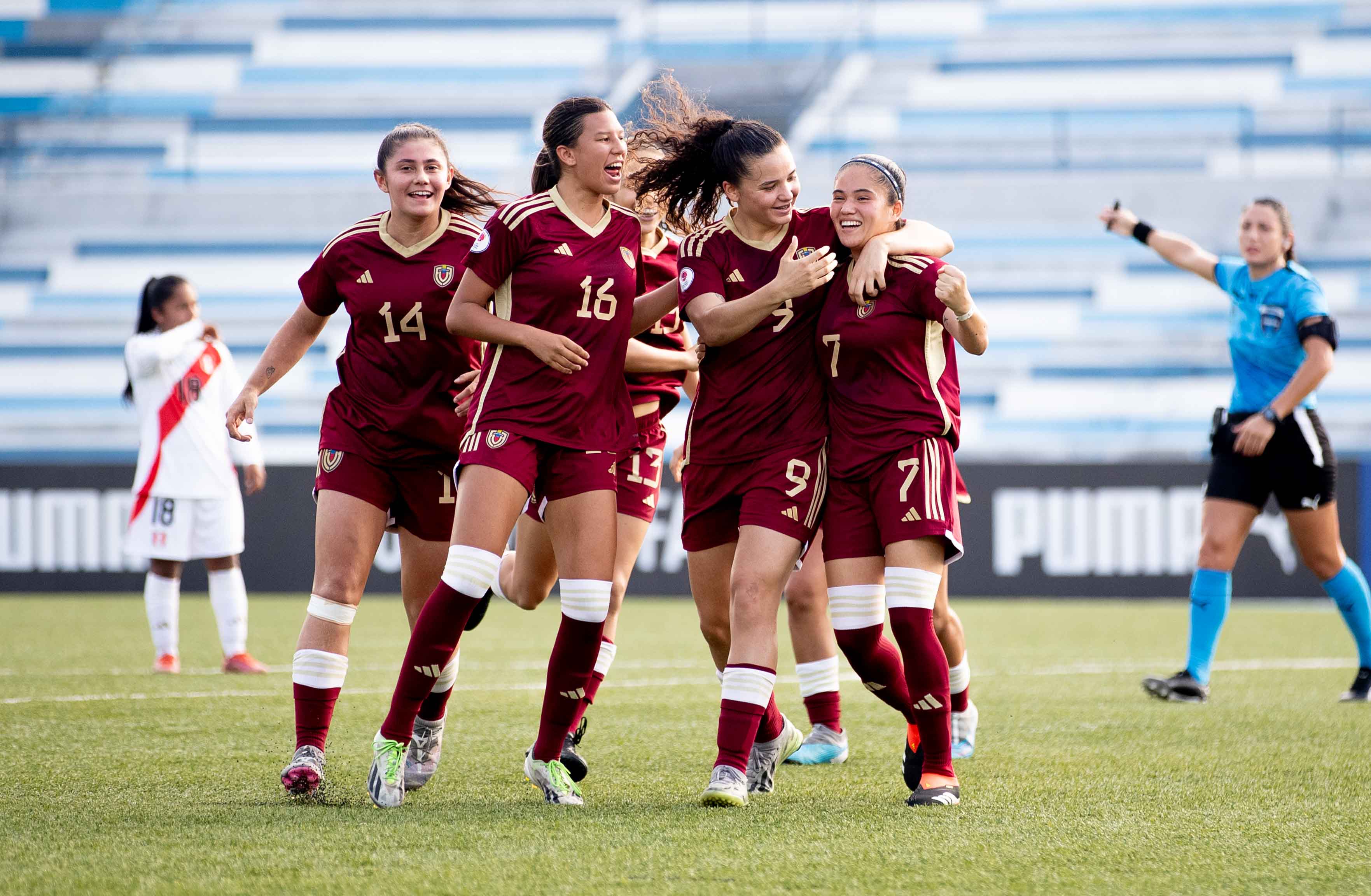 Vinotinto femenina invicta en casa