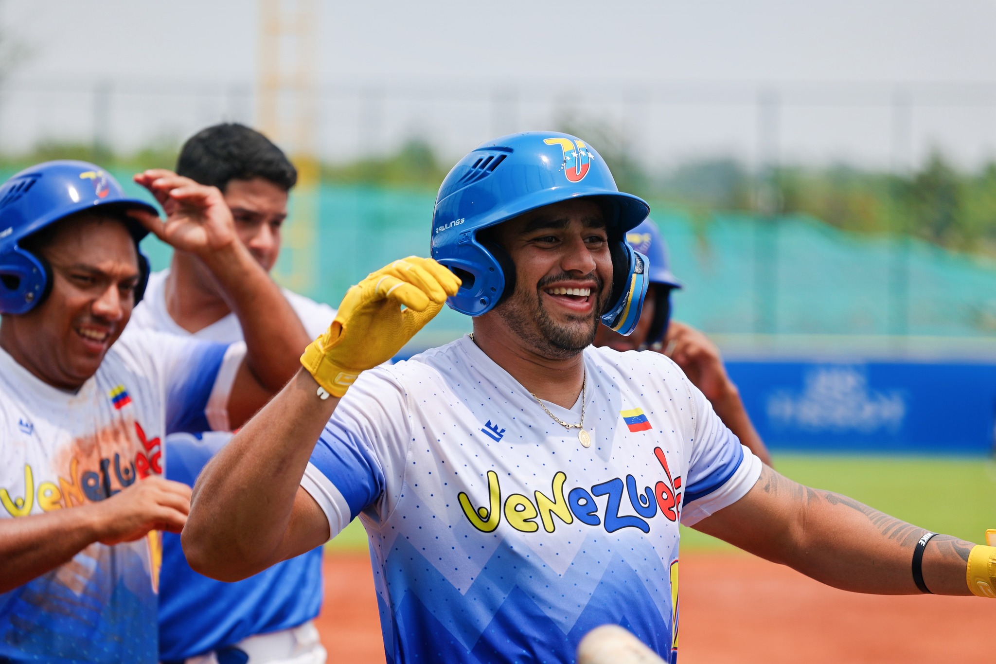 Softbol masculino por otro título