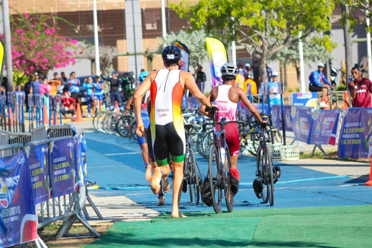 Triatlón nacional se mide en Puerto Cabello
