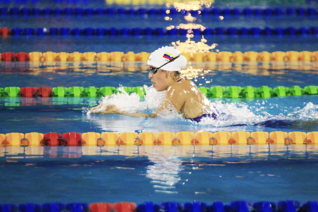 Natación escolar indetenible con seis más de oro