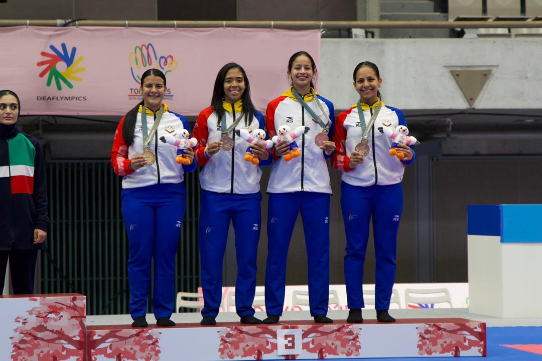 Karate femenino cerró con medalla de bronce