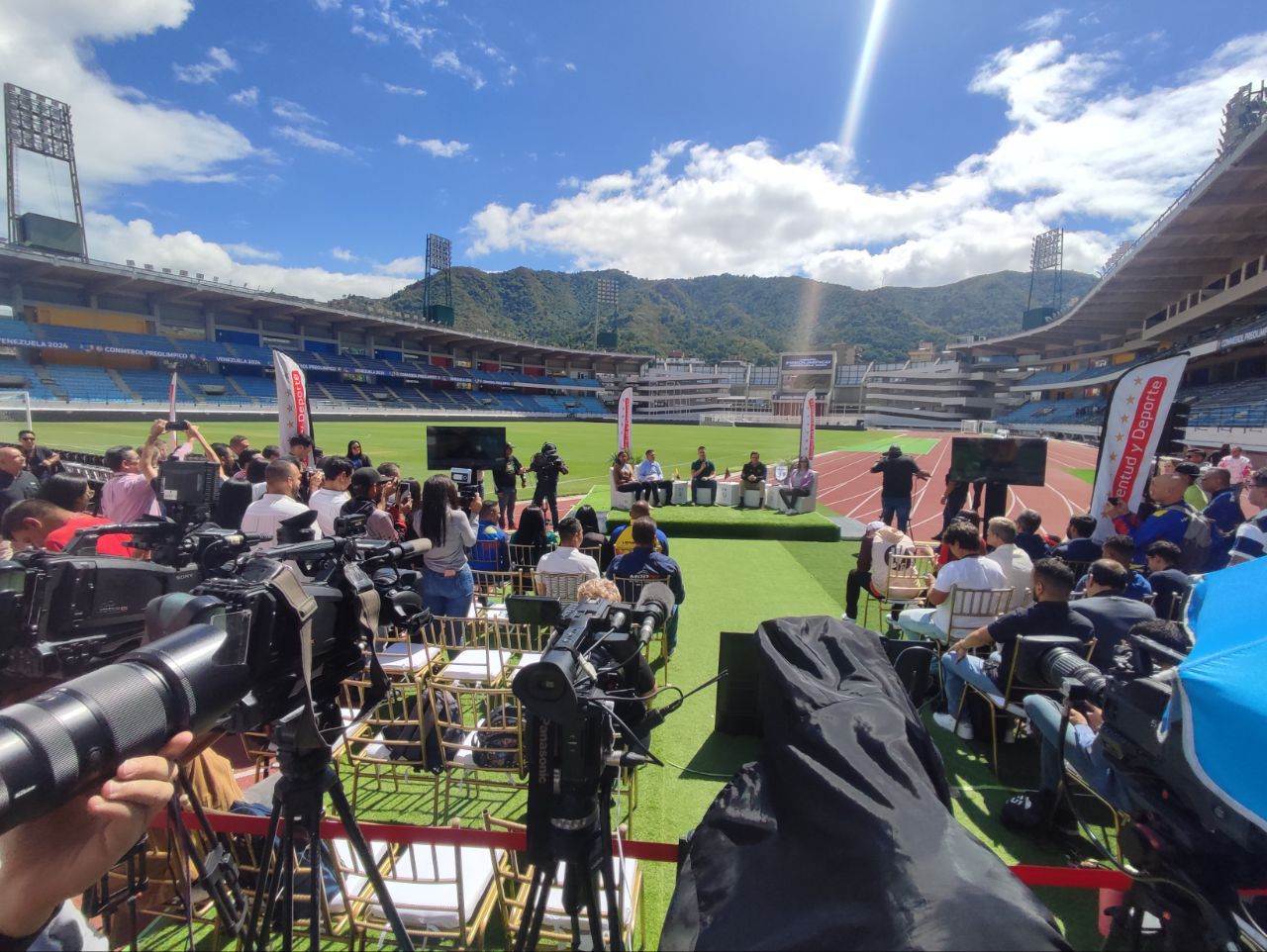 A 3 días del preolímpico de fútbol se realizó la rueda de prensa oficial