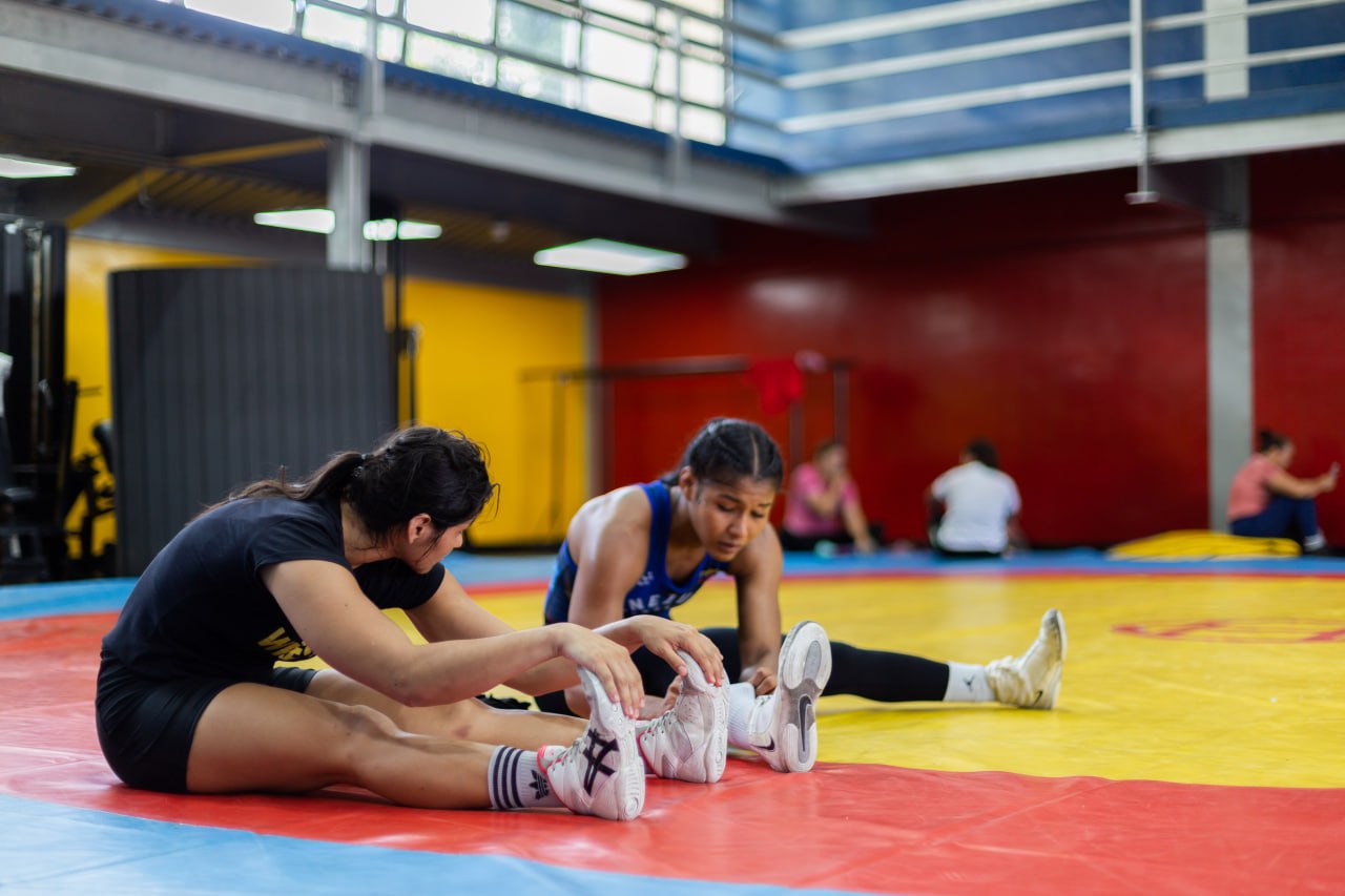Lucha busca medallas en Mundial sub-23